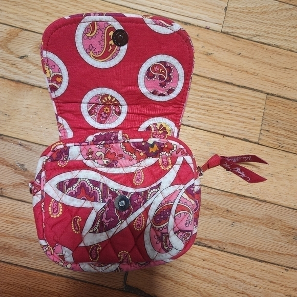 Vera Bradley Quilted Wristlet Wallet Red Paisley Floral Print Small Zip Pouch - Picture 7 of 8